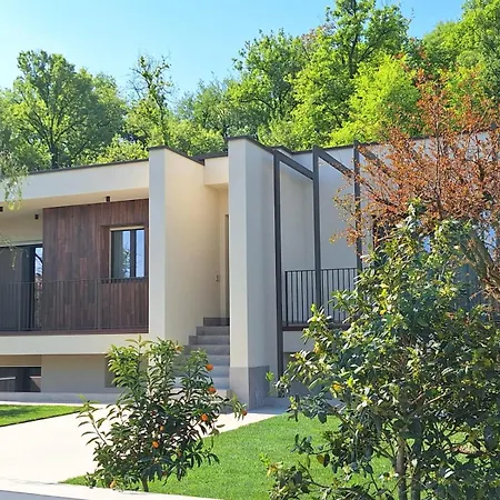 The One - Zavillas - Up To 14 People Villa